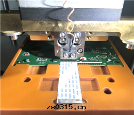 脈沖热(rè)壓機(jī)定(dìng)制-双(shuāng)工位(wèi)進(jìn)出(chū)平台(tái)FPC柔性(xìng)排線(xiàn)焊接